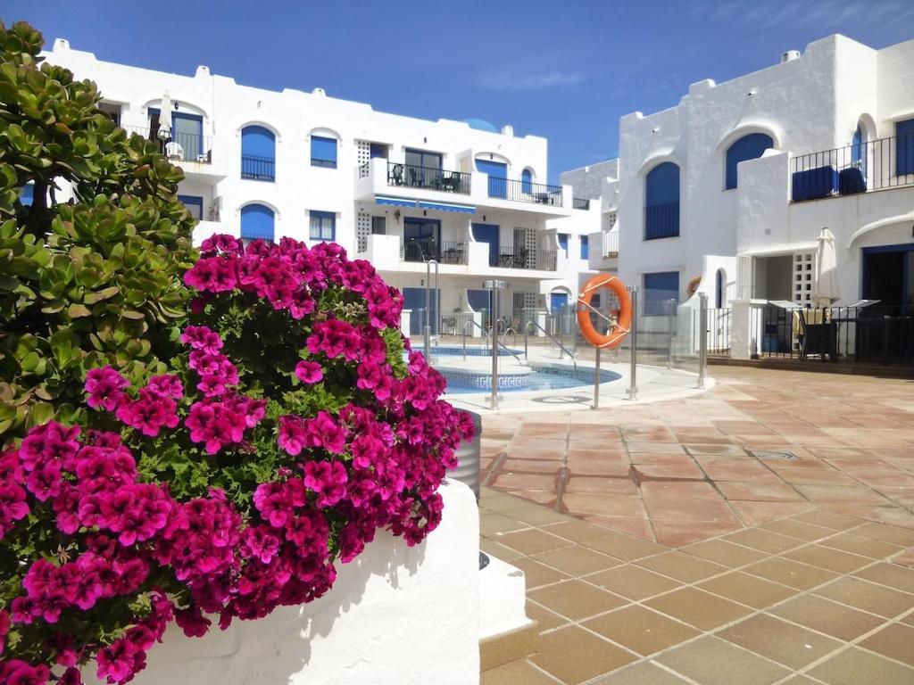 28 Mikonos Playa In Puerto De La Duquesa 2 Bed 2 Bath Apartment Ideally Located To The Beach & Marina Castillo de Sabinillas Екстериор снимка